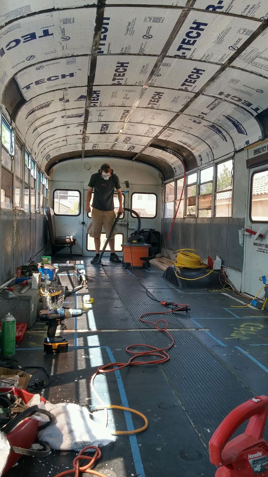 mobile-school-bus-home-travel-patrick-schmidt-9