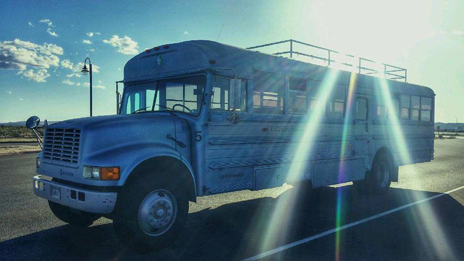 autobús-escolar-móvil-viaje-a-casa-patrick-schmidt-8
