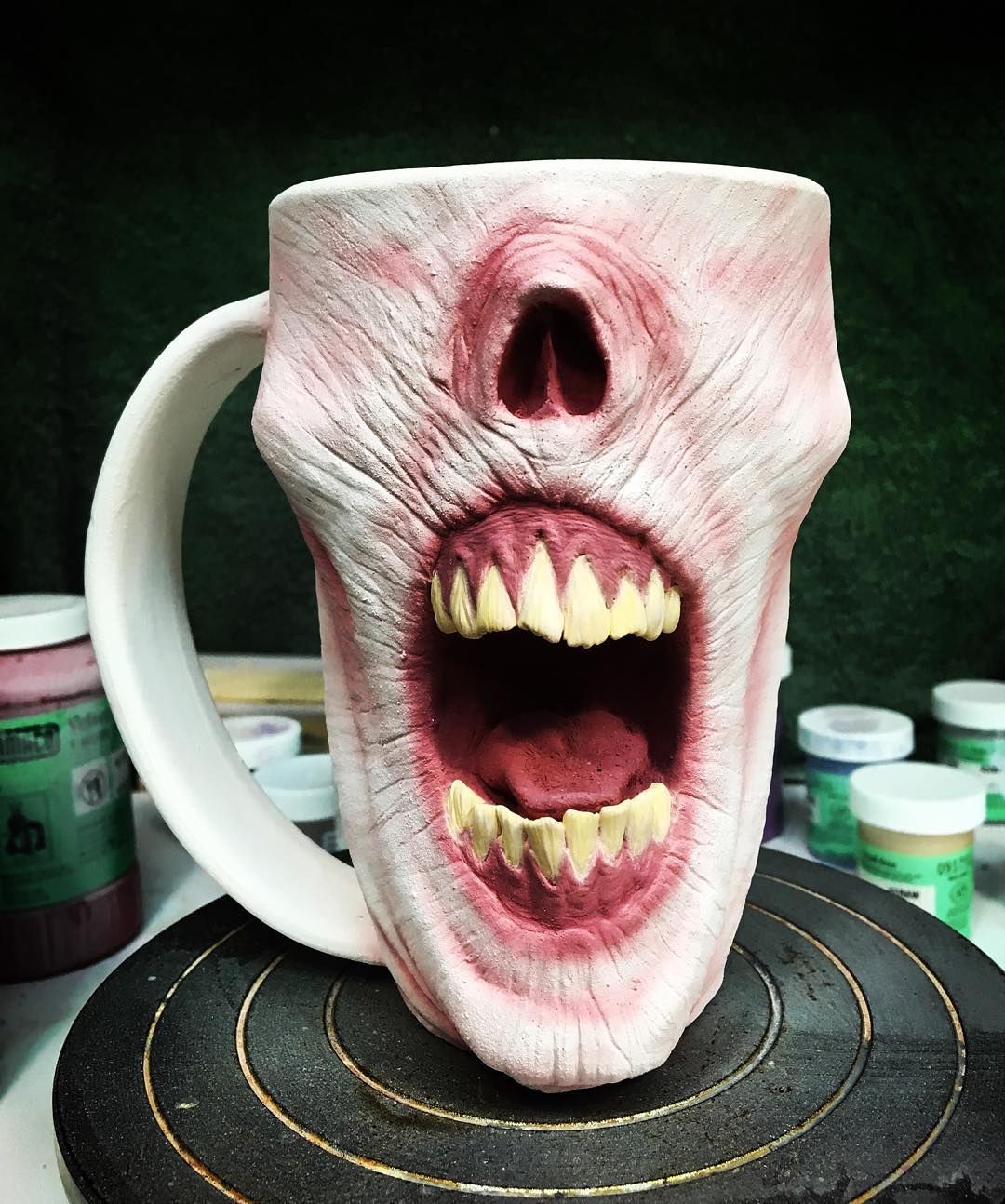 skräck-zombie-mugg-keramik-långsam-joe-kevin-kalkon-merck-4