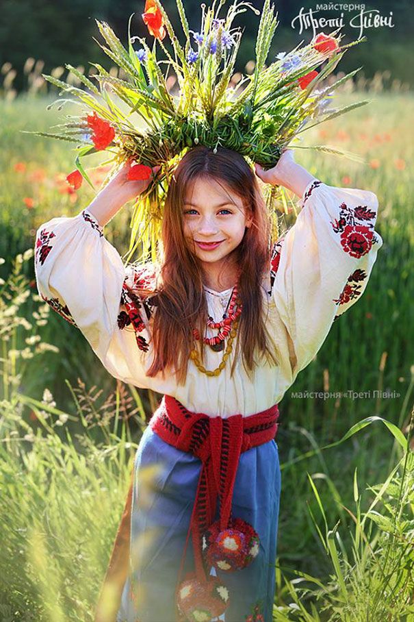 geleneksel-ukrayna-çiçek-kronlar-treti-pivni-10