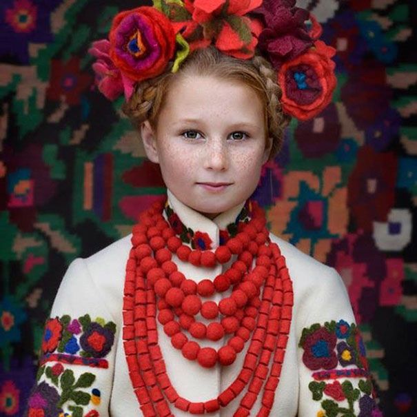tradiciniai ukrainiečių gėlių vainikėliai-treti-pivni-1