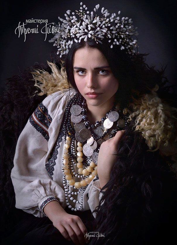 tradisional-ukrainian-bunga-mahkota-treti-pivni-5