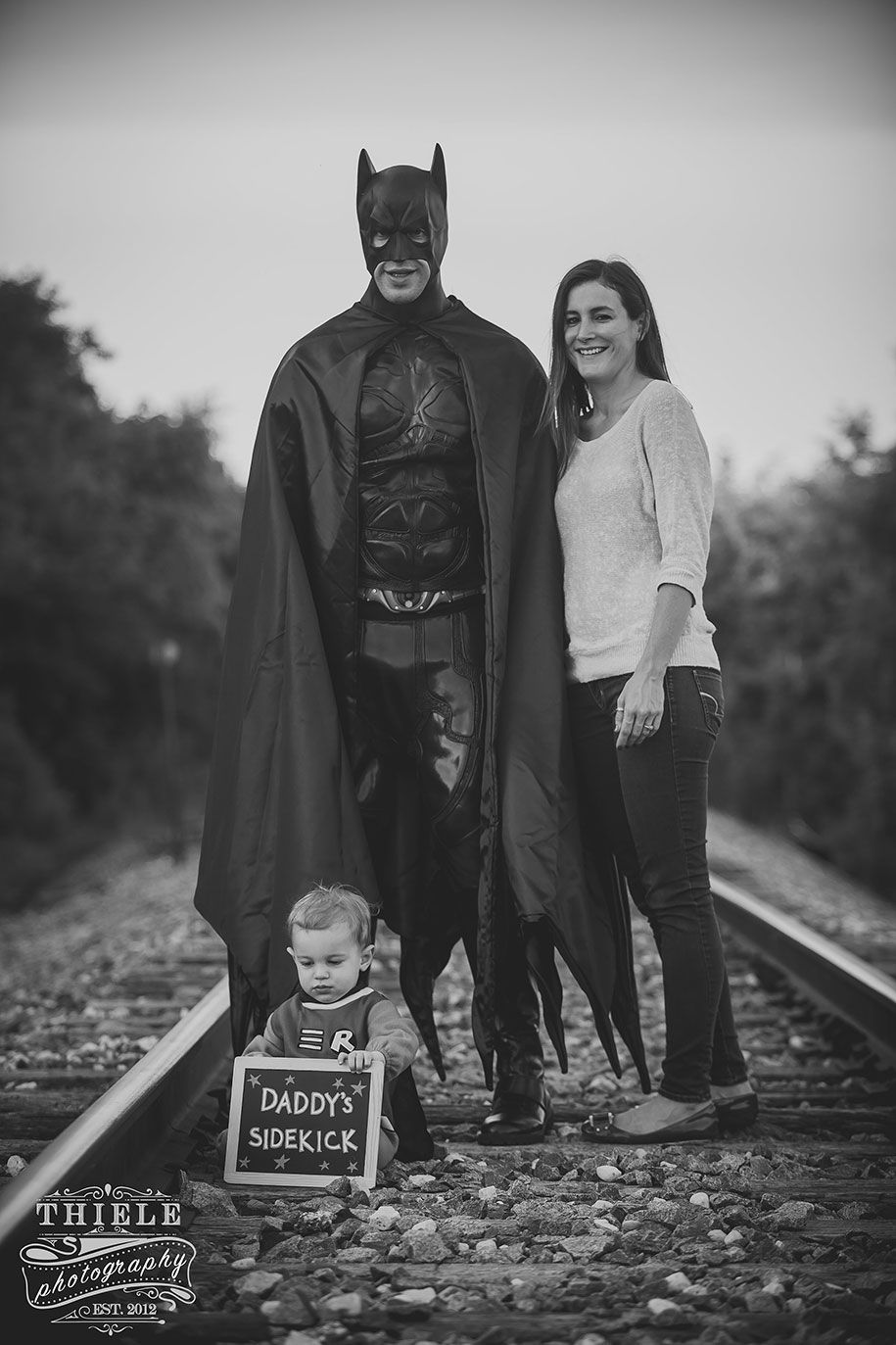 tēvs-dēls-pārsteigums-Betmens-Robina-fotosesija-eriks-tiele-18