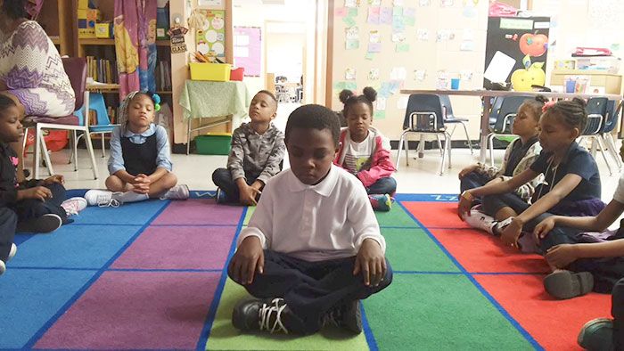 Meditation-ersetzt-Haft-Robert-Coleman-Grundschule-Baltimore-3