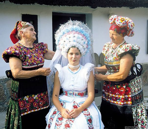 vakre-forskjellige-tradisjonelle-brudekjoler-rundt-verden-8