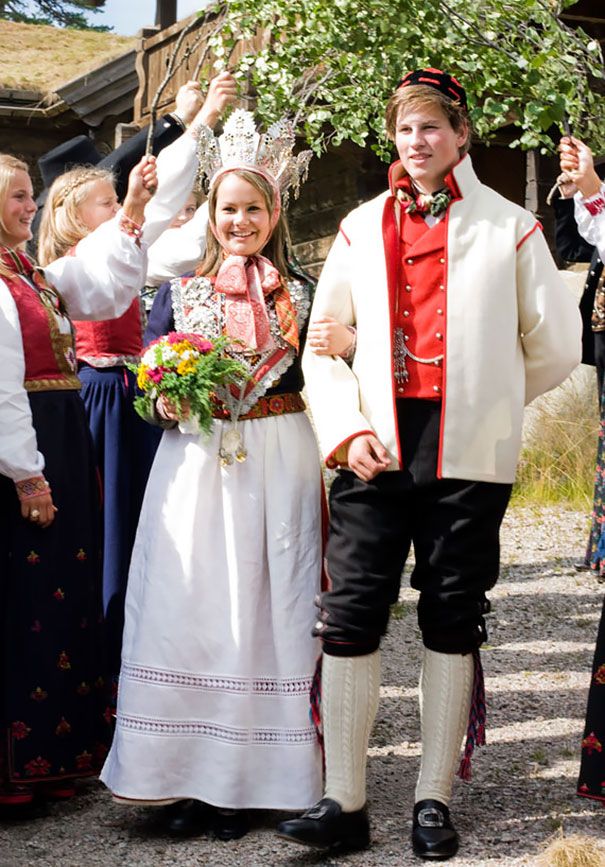 vakre-forskjellige-tradisjonelle-brudekjoler-rundt-verden-6