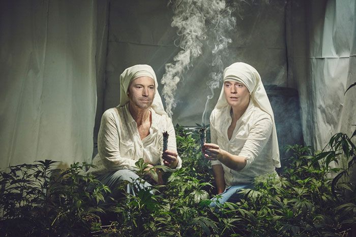 photoshop-trolls-weed-smoking-nun-1