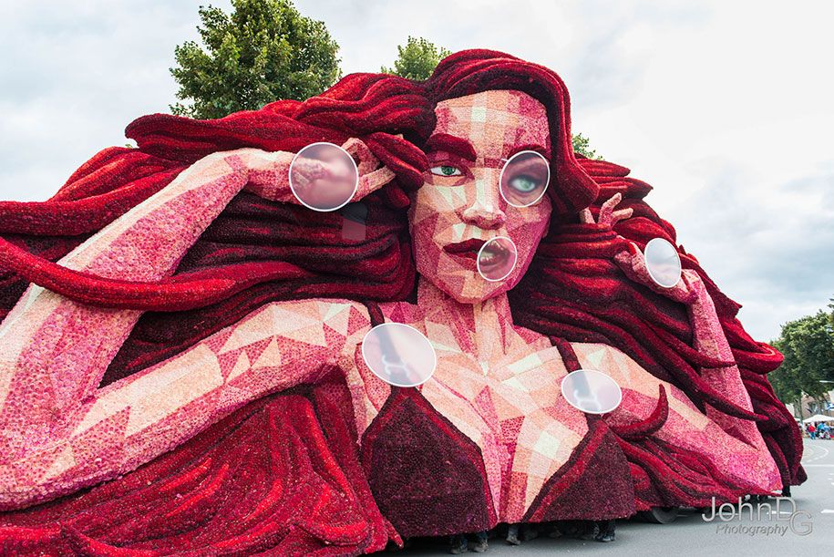 flor-gigante-escultura-desfile-corso-zundert-2016-holanda-47