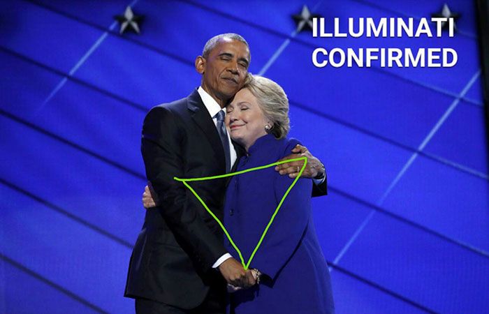 Barack-Obama-Hillary-Clinton-Hug-Photoshop-Battle-11