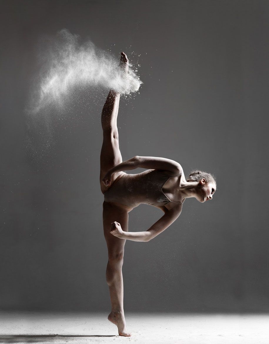 ไดนามิกนักเต้นถ่ายภาพพอร์ตเทรตอเล็กซานเดอร์ยาคอฟเลฟ 18