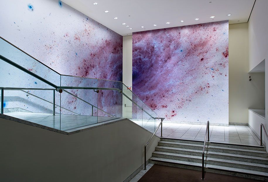 murale-w odwróconych kolorach-negatyw-przestrzeń-mungo-thomson-14
