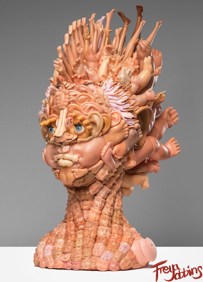 jezive skulpture-izrađene-s-recikliranim-dijelovima lutke-20