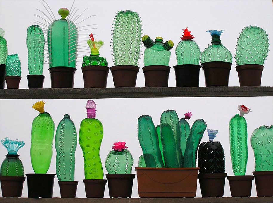 Plastikflaschen-Skulptur-Haustier-Kunst-Veronika-Richterova-12