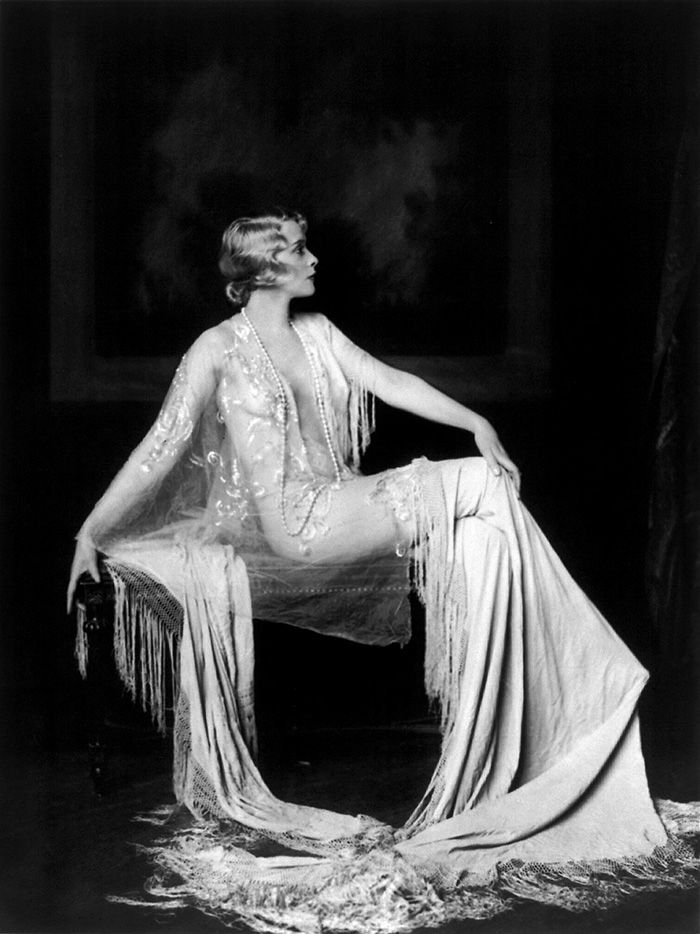 現代のファッションの始まり-1920年代-女性-ファッション-14
