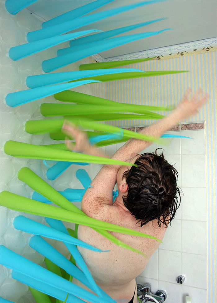 wassersparende-spikes-stachelige-duschvorhang-elisabeth-buecher-3