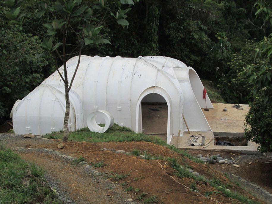 hobbit-hole-prefabricated-eco-friendly-bahay-green-magic-homes-5