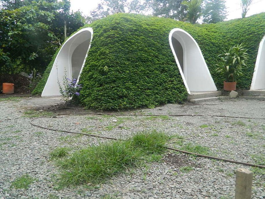 forats-hobbit-cases-prefabricades-ecològiques-cases-verdes-màgiques-2