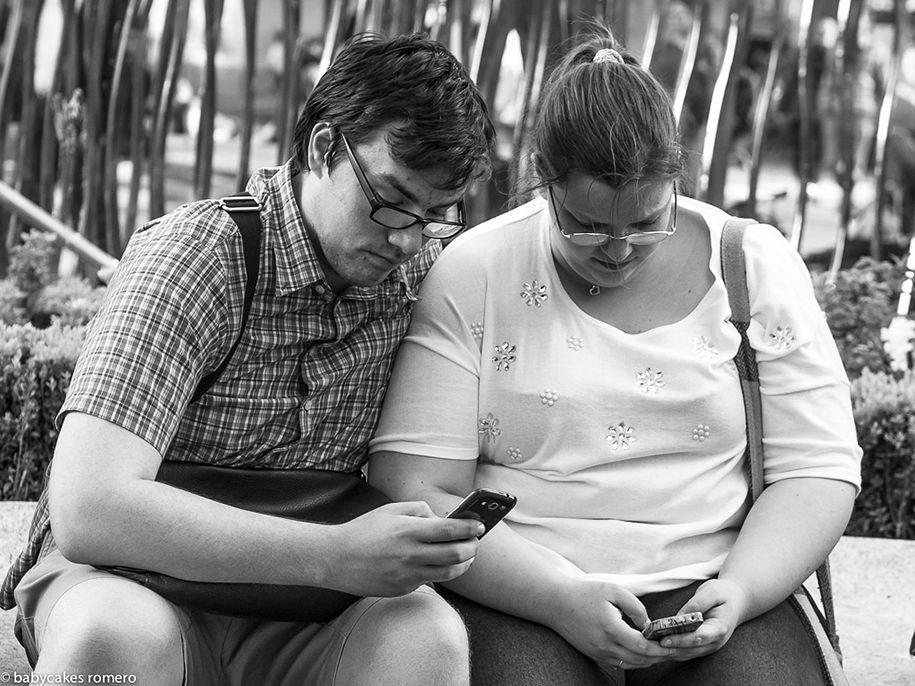 död-av-konversation-smartphone-besatthet-fotografi-babycakes-romero-7