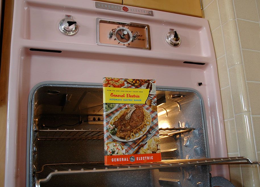 ย้อนยุค 50s ห้องครัวสีชมพูนาธานโคมระย้า 16