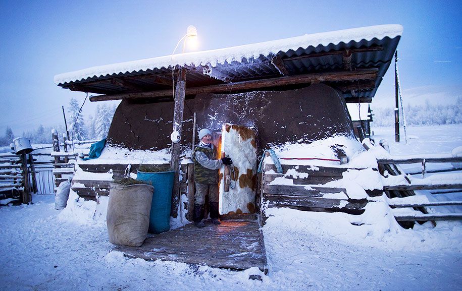 najchladnejšia dedina-oymyakon-rusko-amos-chapple-11