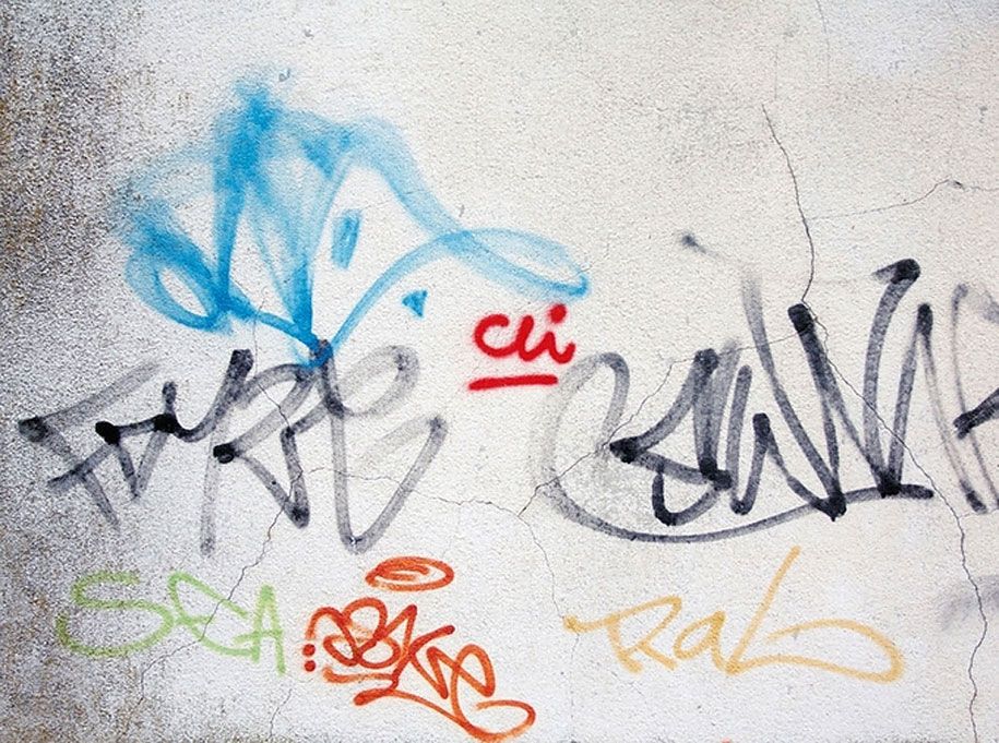 рисуване-над-графити-премахване-етикети-улично изкуство-mathieu-tremblin-3