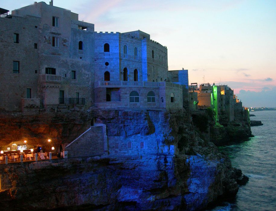Seaside-Cliff-Cave-Restaurant-Grotte-Palazzes-Polignano-a-Mare-Italien-9