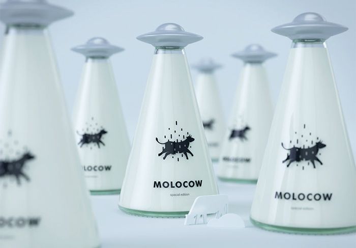 रचनात्मक-दूध-पैकेजिंग-यूएफओ के अपहरण-गाय-imedia-6-2