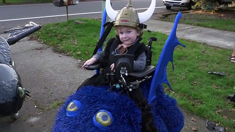 Дети-Хэллоуин-костюмы-волшебство-инвалидная коляска-Райан-Веймер-18