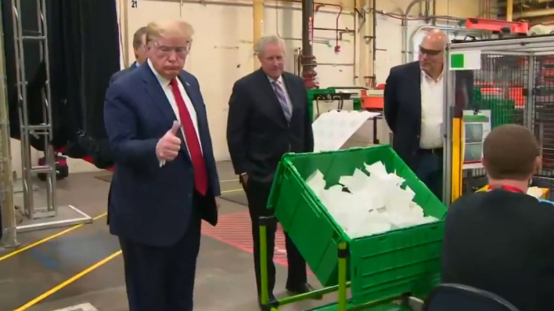 Donald Trump Mask Factory leven en laten sterven