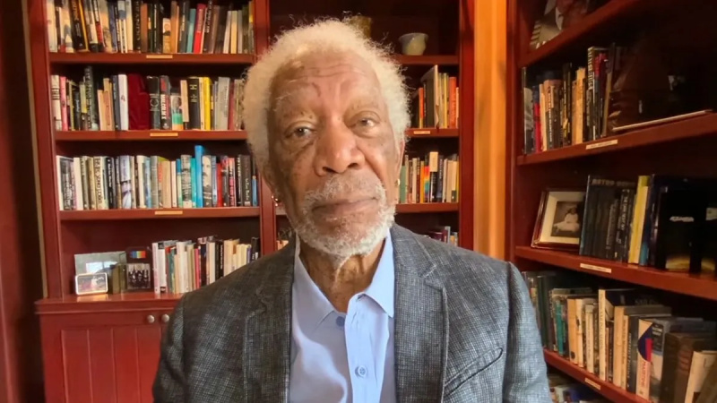 Morgan Freeman εμβόλιο για τον κορωνοϊό covid-19 psa βίντεο